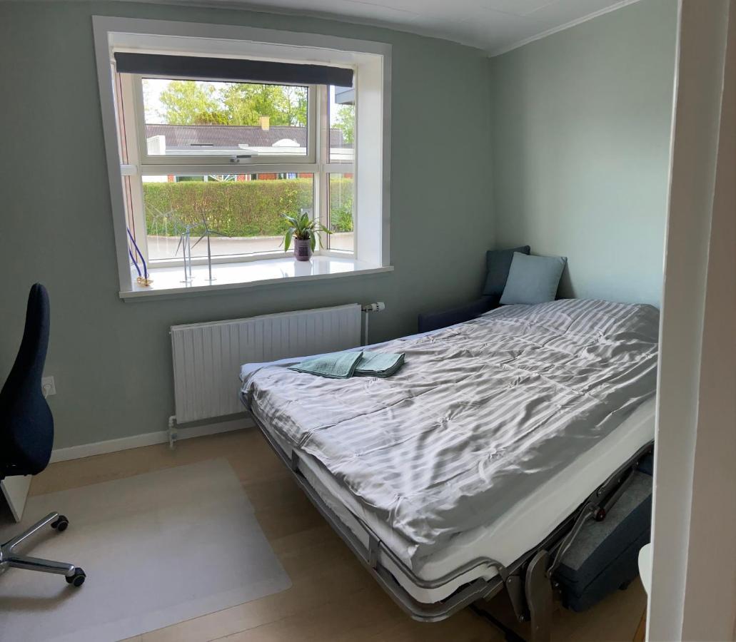 Fredelig Overnatning Ved Sundet Og Norrestrand So 霍森斯 外观 照片